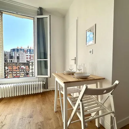 331 Isabelle Cosy Center Apartament