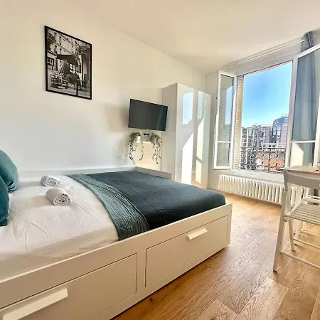 331 Isabelle Cosy Center *