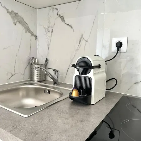 331 Isabelle Cosy Center *